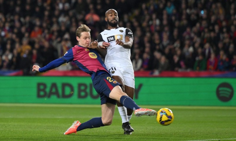 Valencia khó chống lại sức mạnh của Barcelona